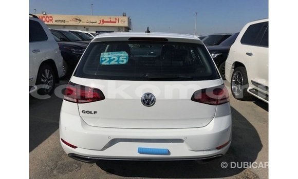 Acheter Import Voiture Volkswagen Golf Blanc à Import - Dubai, Grande Comore Acheter Import Voiture Volkswagen Golf Blanc à Import - Dubai, Grande Comore