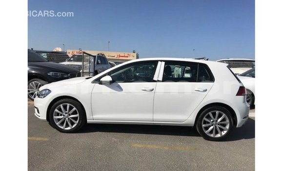 Acheter Import Voiture Volkswagen Golf Blanc à Import - Dubai, Grande Comore Acheter Import Voiture Volkswagen Golf Blanc à Import - Dubai, Grande Comore