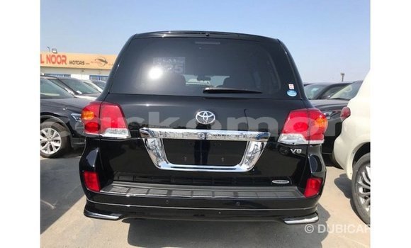 Acheter Import Voiture Toyota Land Cruiser Noir à Import - Dubai, Grande Comore Acheter Import Voiture Toyota Land Cruiser Noir à Import - Dubai, Grande Comore