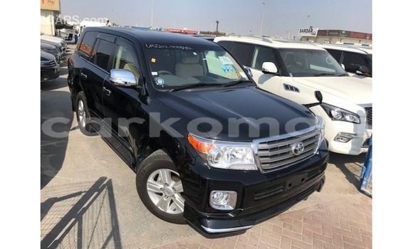 Acheter Import Voiture Toyota Land Cruiser Noir à Import - Dubai, Grande Comore Acheter Import Voiture Toyota Land Cruiser Noir à Import - Dubai, Grande Comore