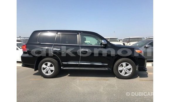 Acheter Import Voiture Toyota Land Cruiser Noir à Import - Dubai, Grande Comore Acheter Import Voiture Toyota Land Cruiser Noir à Import - Dubai, Grande Comore