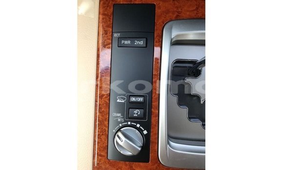 Acheter Import Voiture Toyota Land Cruiser Noir à Import - Dubai, Grande Comore Acheter Import Voiture Toyota Land Cruiser Noir à Import - Dubai, Grande Comore