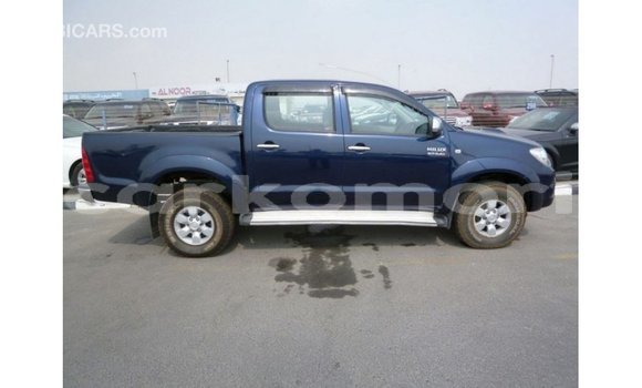 Acheter Import Voiture Toyota Hilux Bleu à Import - Dubai, Grande Comore Acheter Import Voiture Toyota Hilux Bleu à Import - Dubai, Grande Comore