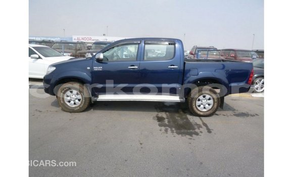 Acheter Import Voiture Toyota Hilux Bleu à Import - Dubai, Grande Comore Acheter Import Voiture Toyota Hilux Bleu à Import - Dubai, Grande Comore