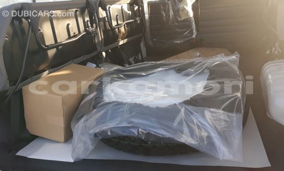 Acheter Import Voiture Toyota Land Cruiser Blanc à Import - Dubai, Grande Comore Acheter Import Voiture Toyota Land Cruiser Blanc à Import - Dubai, Grande Comore