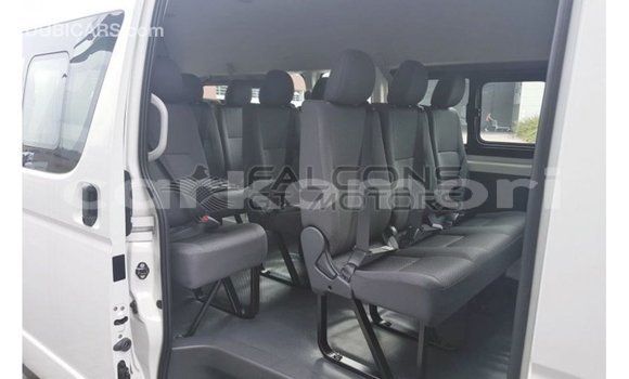 Buy Import Toyota Hiace White Car in Import - Dubai in Great Comore Buy Import Toyota Hiace White Car in Import - Dubai in Great Comore