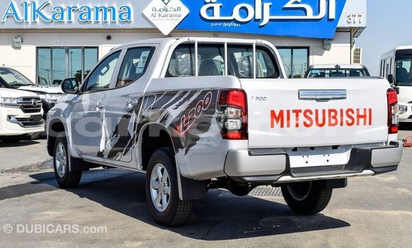 Acheter Import Voiture Mitsubishi L200 Blanc à Import - Dubai, Grande Comore Acheter Import Voiture Mitsubishi L200 Blanc à Import - Dubai, Grande Comore