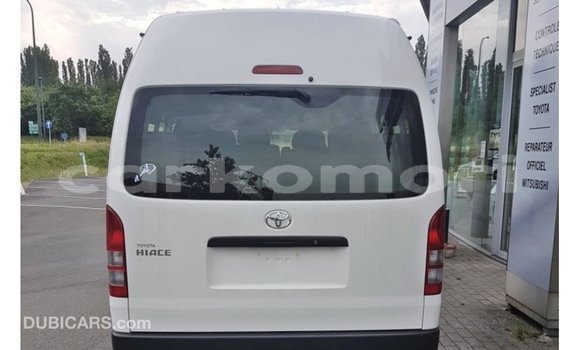Acheter Import Voiture Toyota Hiace Blanc à Import - Dubai, Grande Comore Acheter Import Voiture Toyota Hiace Blanc à Import - Dubai, Grande Comore