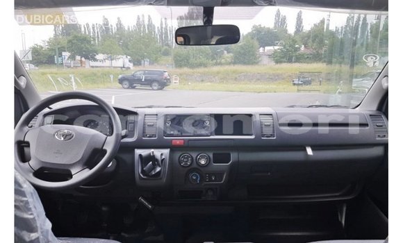 Acheter Import Voiture Toyota Hiace Blanc à Import - Dubai, Grande Comore Acheter Import Voiture Toyota Hiace Blanc à Import - Dubai, Grande Comore