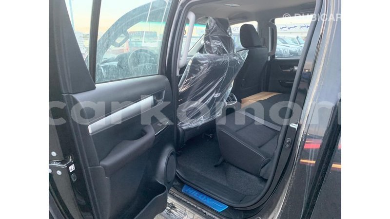 Big with watermark toyota hilux grande comore import dubai 2482