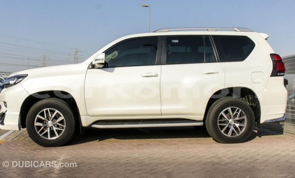 Acheter Import Voiture Toyota Prado Blanc à Import - Dubai, Grande Comore Acheter Import Voiture Toyota Prado Blanc à Import - Dubai, Grande Comore