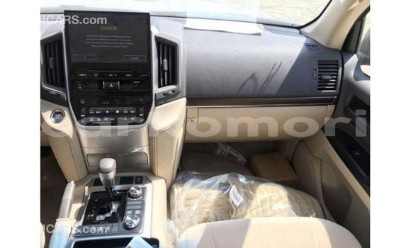 Buy Import Toyota Land Cruiser Black Car in Import - Dubai in Great Comore Buy Import Toyota Land Cruiser Black Car in Import - Dubai in Great Comore