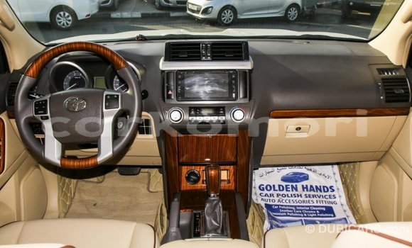 Acheter Import Voiture Toyota Prado Blanc à Import - Dubai, Grande Comore Acheter Import Voiture Toyota Prado Blanc à Import - Dubai, Grande Comore