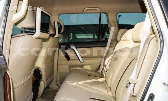 Acheter Import Voiture Toyota Prado Blanc à Import - Dubai, Grande Comore Acheter Import Voiture Toyota Prado Blanc à Import - Dubai, Grande Comore