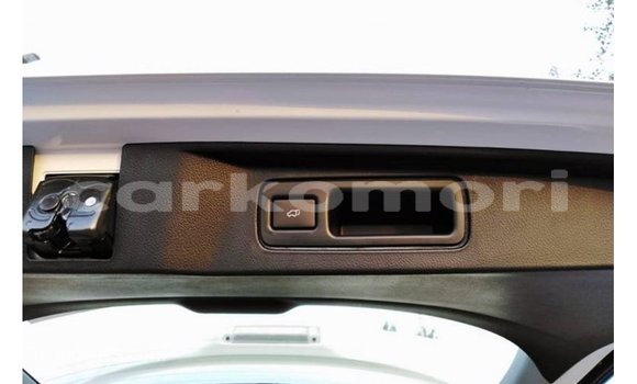 Acheter Import Voiture Toyota Fortuner Blanc à Import - Dubai, Grande Comore Acheter Import Voiture Toyota Fortuner Blanc à Import - Dubai, Grande Comore