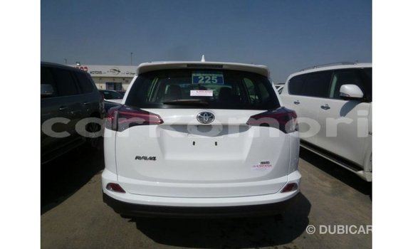 Buy Import Toyota 4Runner White Car in Import - Dubai in Great Comore Buy Import Toyota 4Runner White Car in Import - Dubai in Great Comore