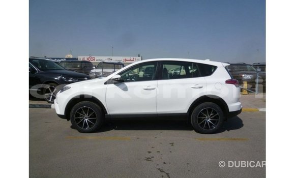 Buy Import Toyota 4Runner White Car in Import - Dubai in Great Comore Buy Import Toyota 4Runner White Car in Import - Dubai in Great Comore