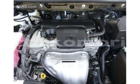 Buy Import Toyota 4Runner White Car in Import - Dubai in Great Comore Buy Import Toyota 4Runner White Car in Import - Dubai in Great Comore