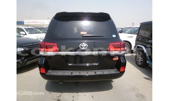 Buy Import Toyota Land Cruiser Black Car in Import - Dubai in Great Comore Buy Import Toyota Land Cruiser Black Car in Import - Dubai in Great Comore