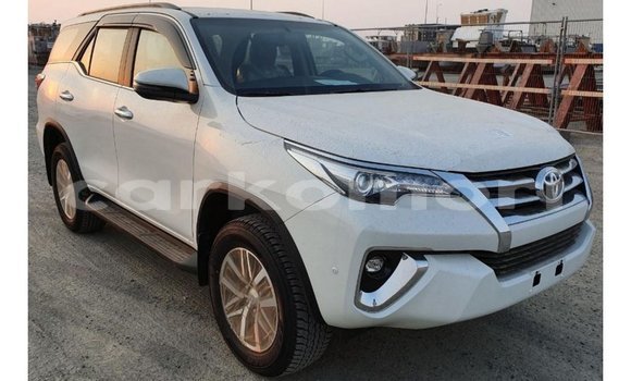 Buy Import Toyota Fortuner White Car in Import - Dubai in Great Comore Buy Import Toyota Fortuner White Car in Import - Dubai in Great Comore