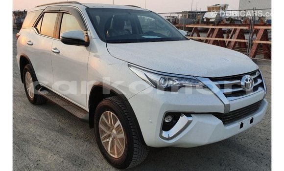 Buy Import Toyota Fortuner White Car in Import - Dubai in Great Comore Buy Import Toyota Fortuner White Car in Import - Dubai in Great Comore