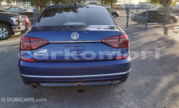 Acheter Import Voiture Volkswagen Passat Bleu à Import - Dubai, Grande Comore Acheter Import Voiture Volkswagen Passat Bleu à Import - Dubai, Grande Comore