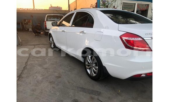 Acheter Import Voiture Geely Emgrand 7 Blanc à Import - Dubai, Grande Comore Acheter Import Voiture Geely Emgrand 7 Blanc à Import - Dubai, Grande Comore