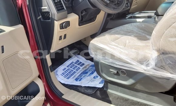 Acheter Import Voiture Ford Club Wagon Rouge à Import - Dubai, Grande Comore Acheter Import Voiture Ford Club Wagon Rouge à Import - Dubai, Grande Comore