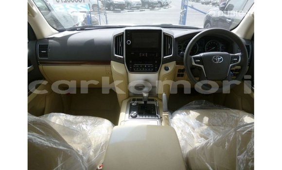 Buy Import Toyota Land Cruiser White Car in Import - Dubai in Great Comore Buy Import Toyota Land Cruiser White Car in Import - Dubai in Great Comore