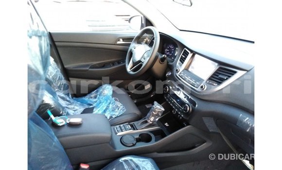 Acheter Import Voiture Hyundai Tucson Blanc à Import - Dubai, Grande Comore Acheter Import Voiture Hyundai Tucson Blanc à Import - Dubai, Grande Comore