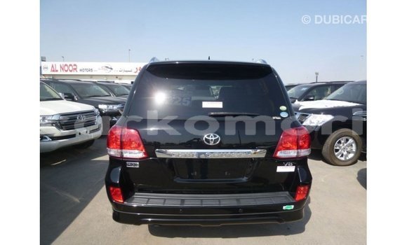 Acheter Import Voiture Toyota Land Cruiser Noir à Import - Dubai, Grande Comore Acheter Import Voiture Toyota Land Cruiser Noir à Import - Dubai, Grande Comore