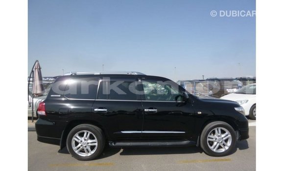 Acheter Import Voiture Toyota Land Cruiser Noir à Import - Dubai, Grande Comore Acheter Import Voiture Toyota Land Cruiser Noir à Import - Dubai, Grande Comore