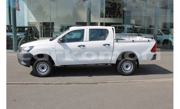 Buy Import Toyota Hilux White Car in Import - Dubai in Great Comore Buy Import Toyota Hilux White Car in Import - Dubai in Great Comore