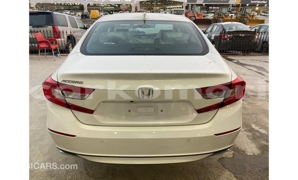 Acheter Import Voiture Honda Accord Blanc à Import - Dubai, Grande Comore Acheter Import Voiture Honda Accord Blanc à Import - Dubai, Grande Comore