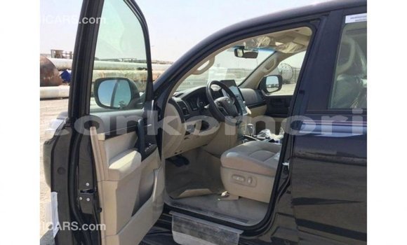 Buy Import Toyota Land Cruiser Black Car in Import - Dubai in Great Comore Buy Import Toyota Land Cruiser Black Car in Import - Dubai in Great Comore