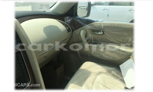 Buy Import Nissan Patrol White Car in Import - Dubai in Great Comore Buy Import Nissan Patrol White Car in Import - Dubai in Great Comore