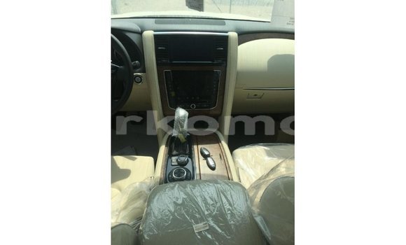 Buy Import Nissan Patrol White Car in Import - Dubai in Great Comore Buy Import Nissan Patrol White Car in Import - Dubai in Great Comore