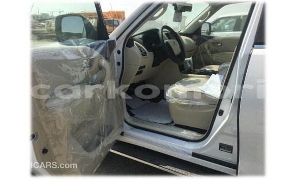Buy Import Nissan Patrol White Car in Import - Dubai in Great Comore Buy Import Nissan Patrol White Car in Import - Dubai in Great Comore