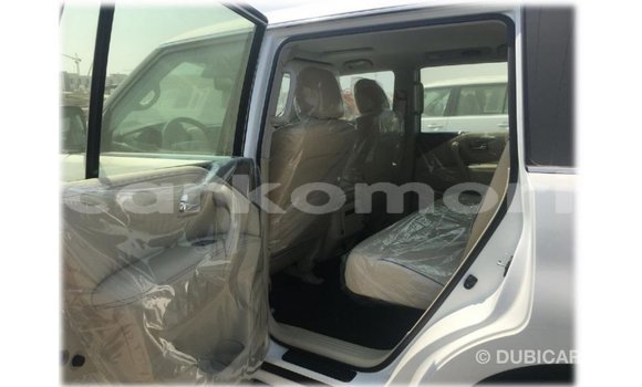 Buy Import Nissan Patrol White Car in Import - Dubai in Great Comore Buy Import Nissan Patrol White Car in Import - Dubai in Great Comore