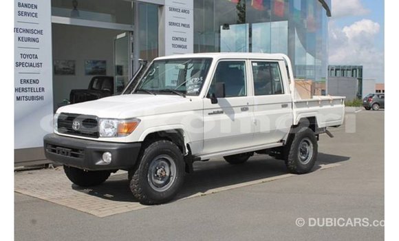 Buy Import Toyota Land Cruiser White Car in Import - Dubai in Great Comore Buy Import Toyota Land Cruiser White Car in Import - Dubai in Great Comore