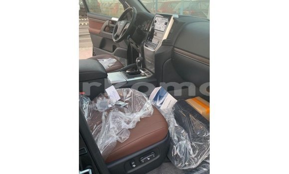 Buy Import Toyota Land Cruiser Black Car in Import - Dubai in Great Comore Buy Import Toyota Land Cruiser Black Car in Import - Dubai in Great Comore