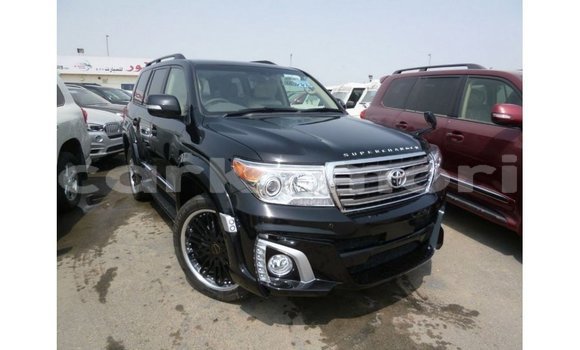 Acheter Import Voiture Toyota Land Cruiser Noir à Import - Dubai, Grande Comore Acheter Import Voiture Toyota Land Cruiser Noir à Import - Dubai, Grande Comore