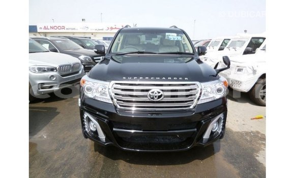 Acheter Import Voiture Toyota Land Cruiser Noir à Import - Dubai, Grande Comore Acheter Import Voiture Toyota Land Cruiser Noir à Import - Dubai, Grande Comore