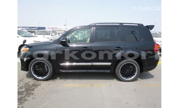 Acheter Import Voiture Toyota Land Cruiser Noir à Import - Dubai, Grande Comore Acheter Import Voiture Toyota Land Cruiser Noir à Import - Dubai, Grande Comore