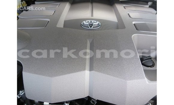 Buy Import Toyota Land Cruiser White Car in Import - Dubai in Great Comore Buy Import Toyota Land Cruiser White Car in Import - Dubai in Great Comore