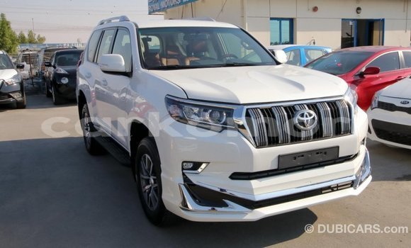 Acheter Import Voiture Toyota Prado Blanc à Import - Dubai, Grande Comore Acheter Import Voiture Toyota Prado Blanc à Import - Dubai, Grande Comore