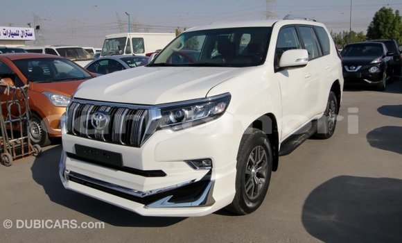 Acheter Import Voiture Toyota Prado Blanc à Import - Dubai, Grande Comore Acheter Import Voiture Toyota Prado Blanc à Import - Dubai, Grande Comore