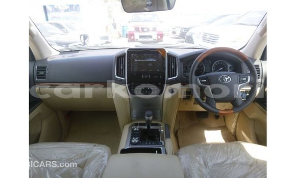 Acheter Import Voiture Toyota Land Cruiser Noir à Import - Dubai, Grande Comore Acheter Import Voiture Toyota Land Cruiser Noir à Import - Dubai, Grande Comore