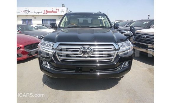 Acheter Import Voiture Toyota Land Cruiser Noir à Import - Dubai, Grande Comore Acheter Import Voiture Toyota Land Cruiser Noir à Import - Dubai, Grande Comore