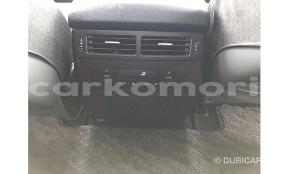 Acheter Import Voiture Toyota Land Cruiser Blanc à Import - Dubai, Grande Comore Acheter Import Voiture Toyota Land Cruiser Blanc à Import - Dubai, Grande Comore